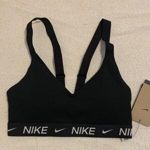 Women’s Nike Indy black sports bra! NWT